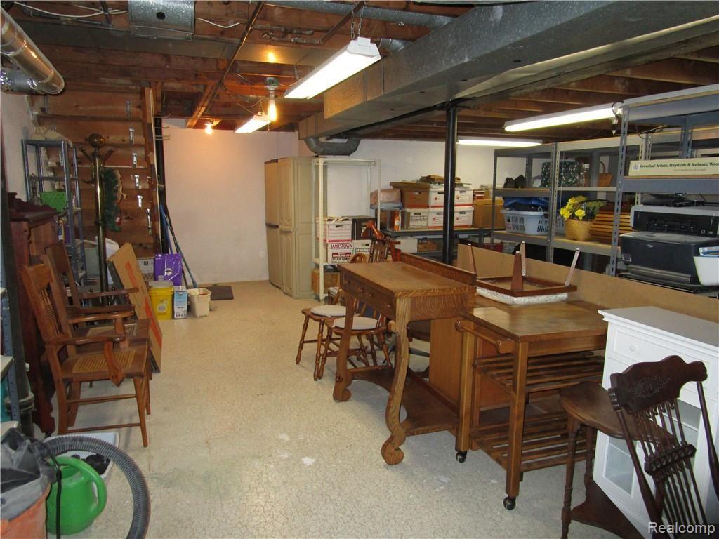 16000 Riverside Drive Livonia, MI 48154 - Photo 34 of 35 IMG_8286.JPG