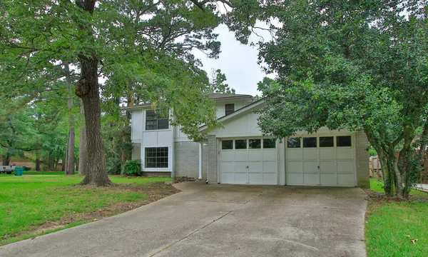 $309,000 | 1 Greeningdon Street, The Woodlands, TX 77381