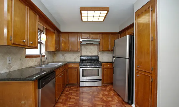 $309,000 | 1 Greeningdon Street, The Woodlands, TX 77381