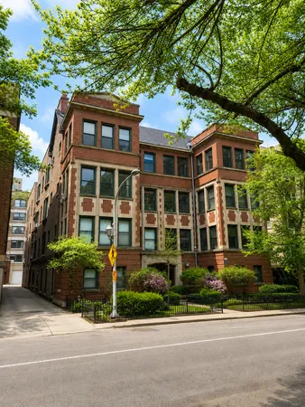 $329,900 | 434 West Aldine Avenue, Unit 3A, Chicago, IL 60657