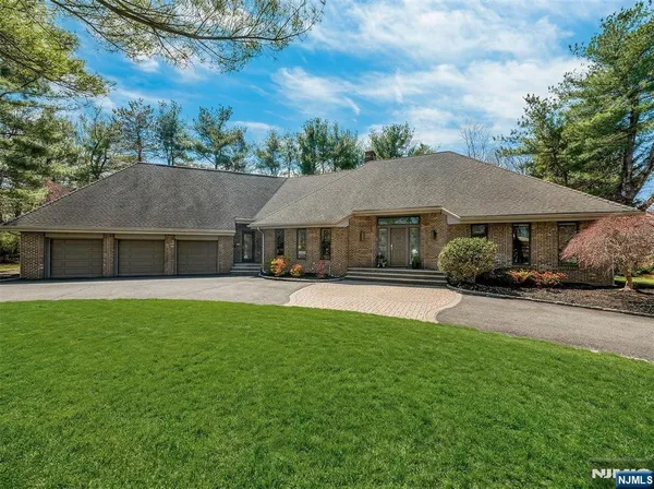 $1,799,995 | 301 Hopper Court, Franklin Lakes, NJ 07417