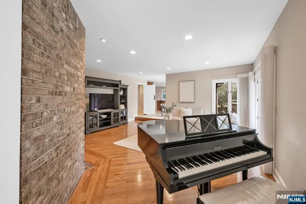 $1,799,995 | 301 Hopper Court, Franklin Lakes, NJ 07417