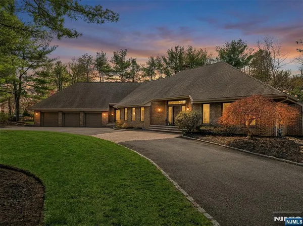 $1,799,995 | 301 Hopper Court, Franklin Lakes, NJ 07417