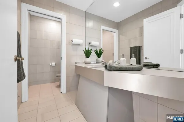 $1,799,995 | 301 Hopper Court, Franklin Lakes, NJ 07417