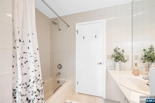 $1,799,995 | 301 Hopper Court, Franklin Lakes, NJ 07417