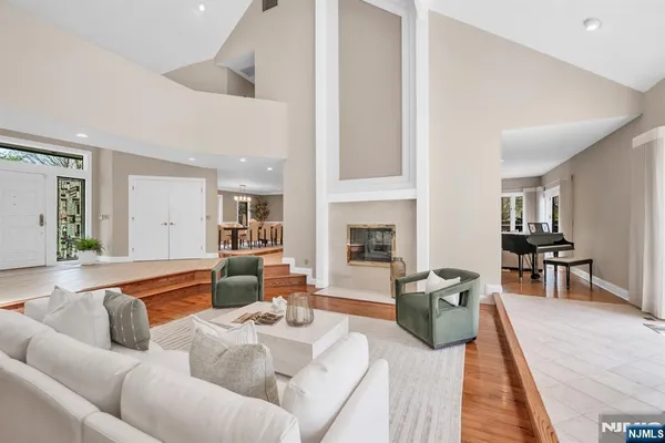 $1,799,995 | 301 Hopper Court, Franklin Lakes, NJ 07417