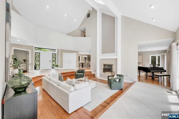 $1,799,995 | 301 Hopper Court, Franklin Lakes, NJ 07417