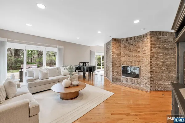 $1,799,995 | 301 Hopper Court, Franklin Lakes, NJ 07417