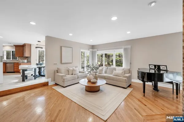 $1,799,995 | 301 Hopper Court, Franklin Lakes, NJ 07417