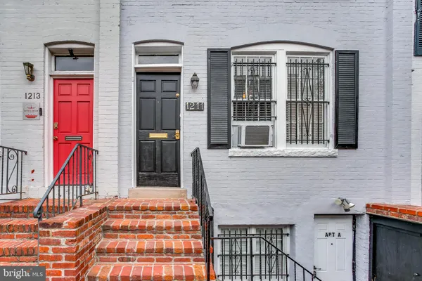 $3,000 | 1211 33rd Street Northwest, Unit 1, Washington, DC 20007