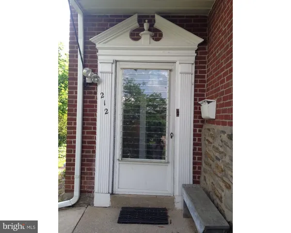 $2,400 | 214 Grayling Avenue, Unit ONE, Narberth, PA 19072