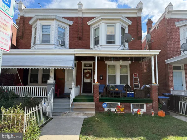 a front view of house with yard