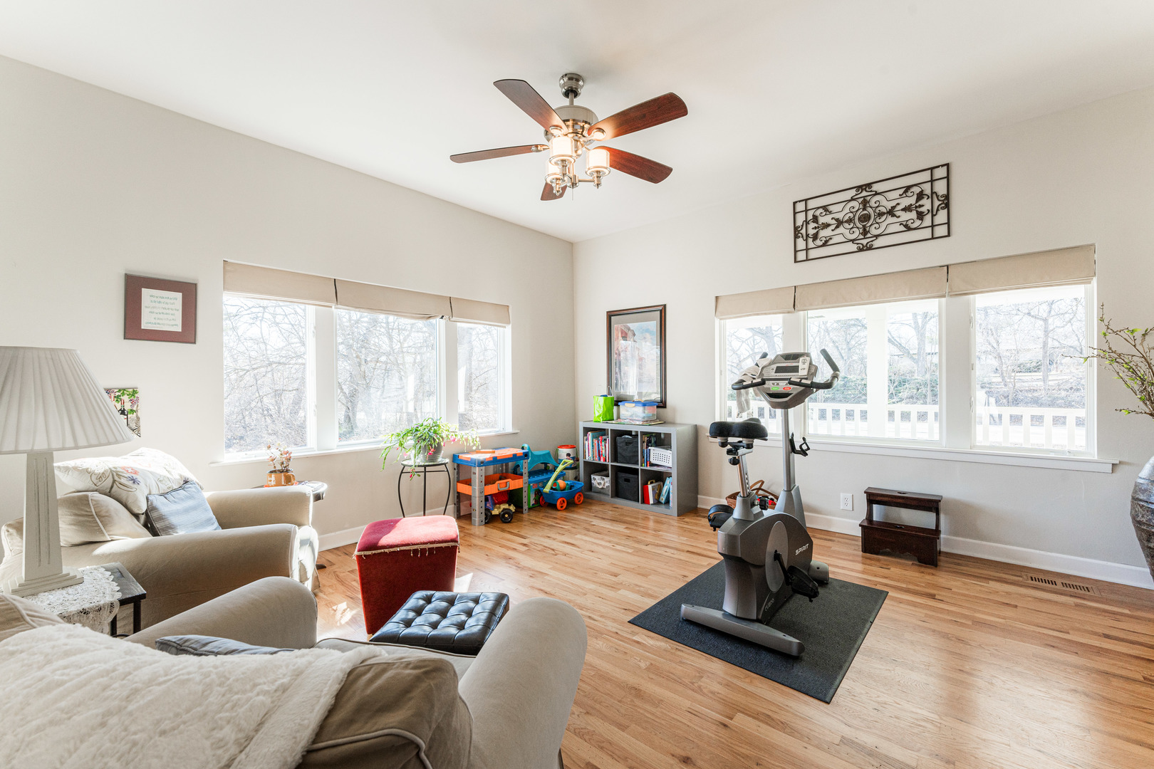 181 North Prince Crossing Road West Chicago, IL 60185 - Photo 18 of 62 a living room with furniture