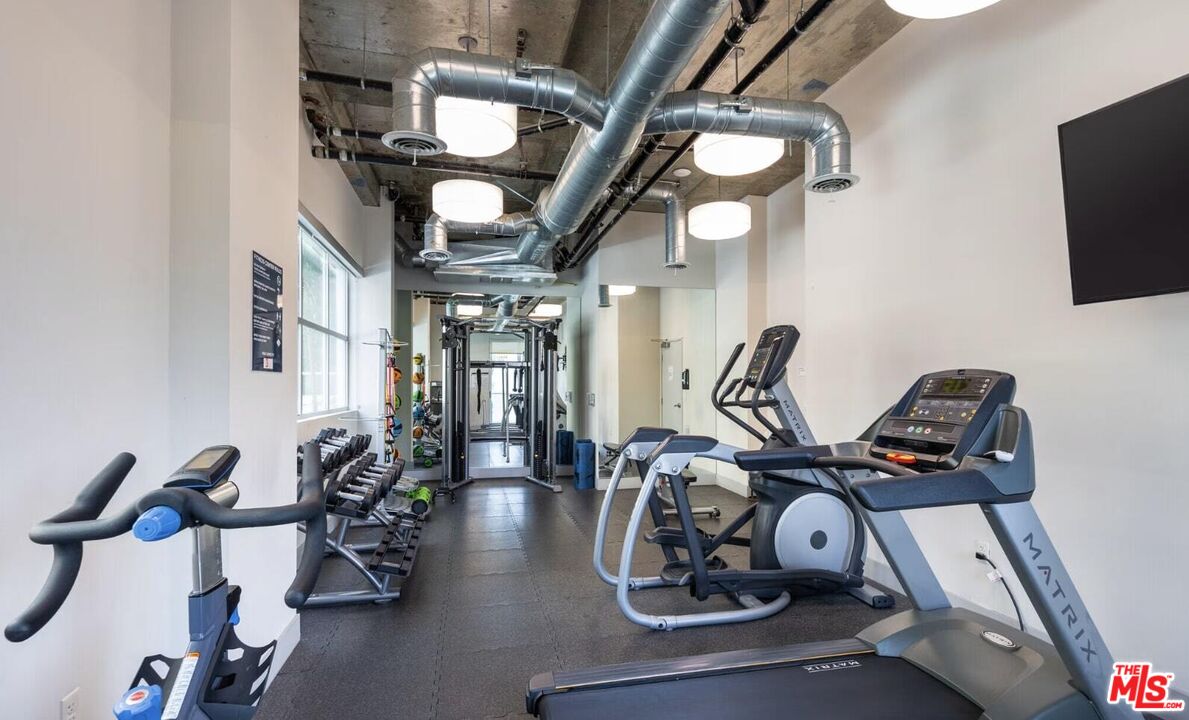 1249 South Grand Avenue, Unit 413 Los Angeles, CA 90015 - Photo 6 of 11