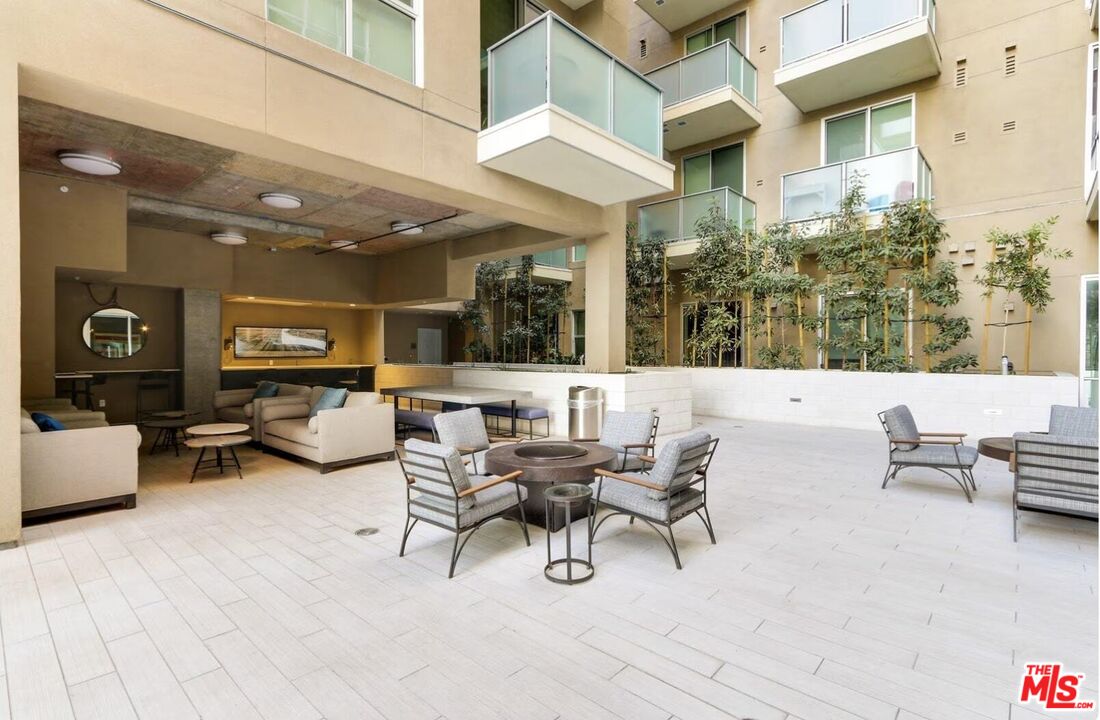 1249 South Grand Avenue, Unit 413 Los Angeles, CA 90015 - Photo 9 of 11