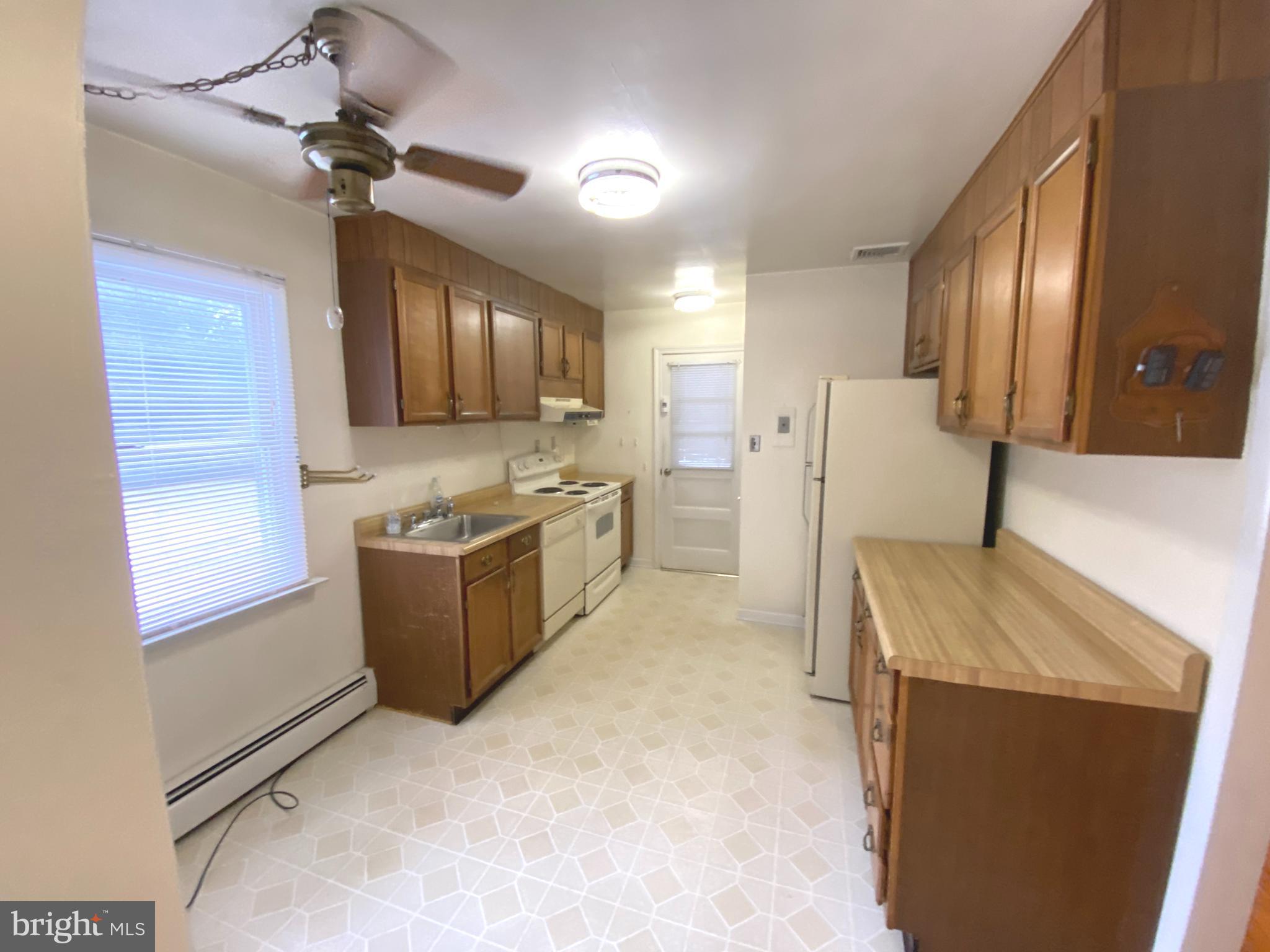 412 South Old Middletown Road Media, PA 19063 - Photo 8 of 36 Eat in Kitchen