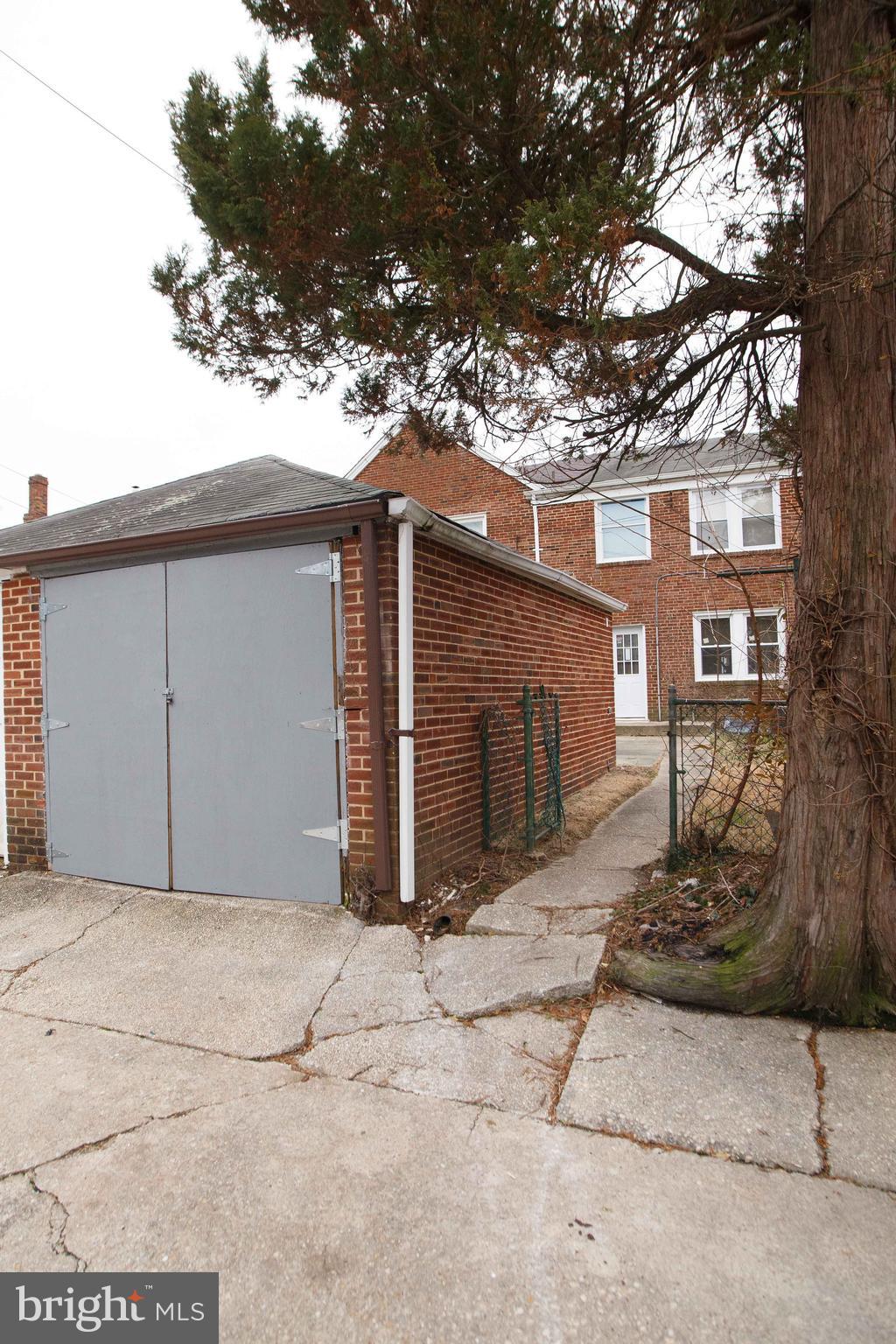 1550 Sheffield Road Baltimore, MD 21218 - Photo 33 of 34 Accses to Garage from Alley