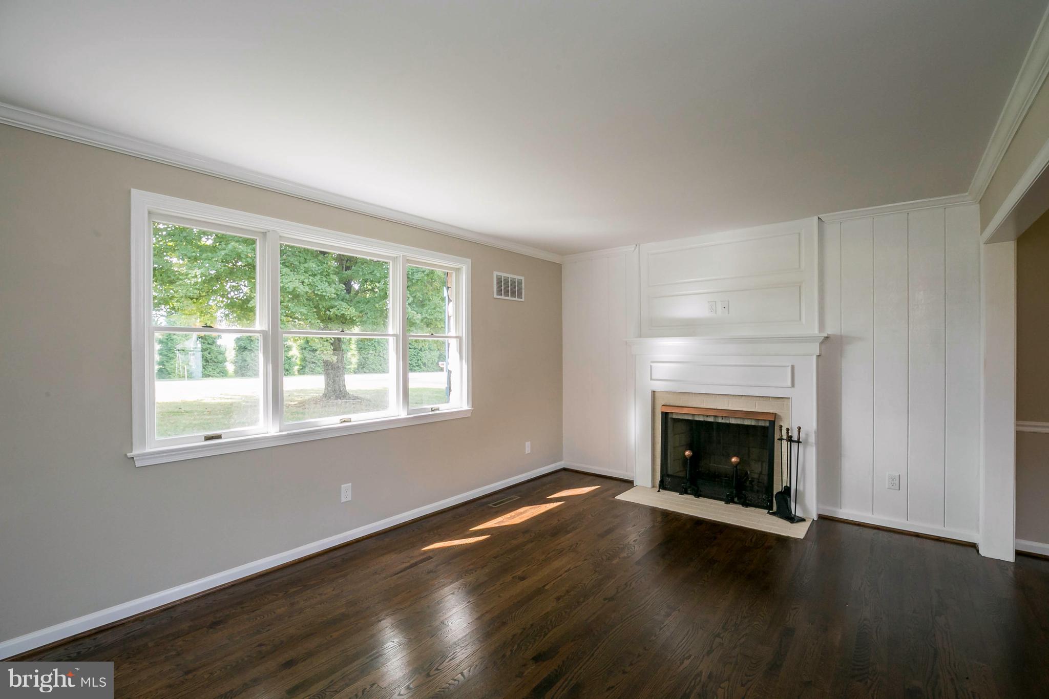 17034 Hardy Road Mount Airy, MD 21771 - Photo 5 of 30 Family Room