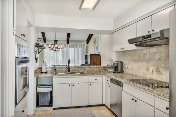 $2,200 | 402 Hi Stirrup, Horseshoe Bay, TX 78657