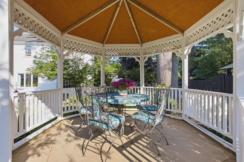 2 Russell Road Lynnfield, MA 01940 - Photo 33 of 42