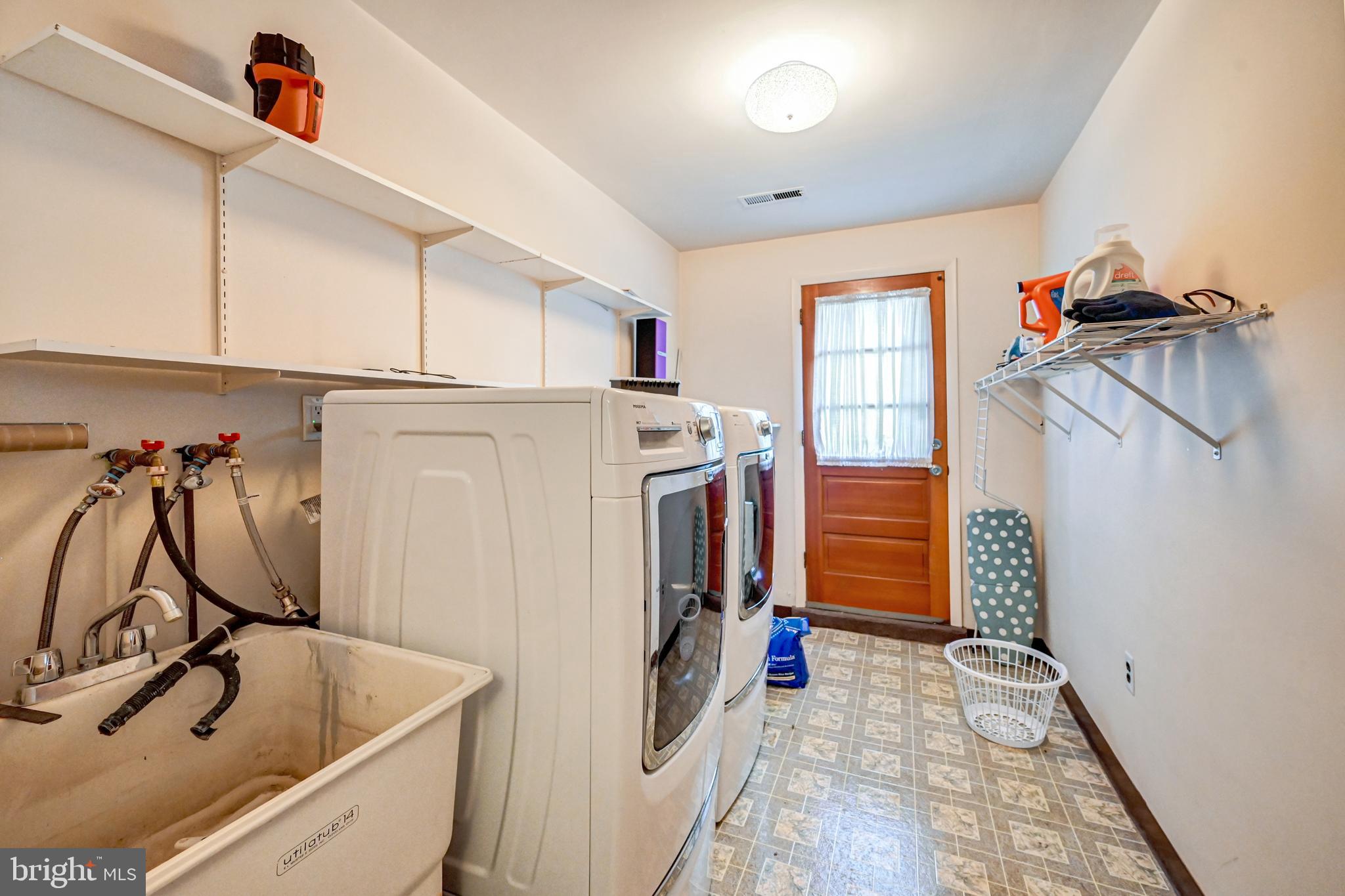 1761 Sapphire Road York, PA 17408 - Photo 32 of 45 Gallery Image 32