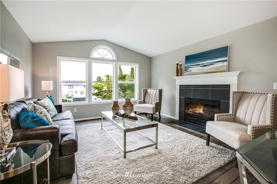 10510 Ross Road Bothell, WA 98011 - Photo 2 of 24 Gallery Image 2
