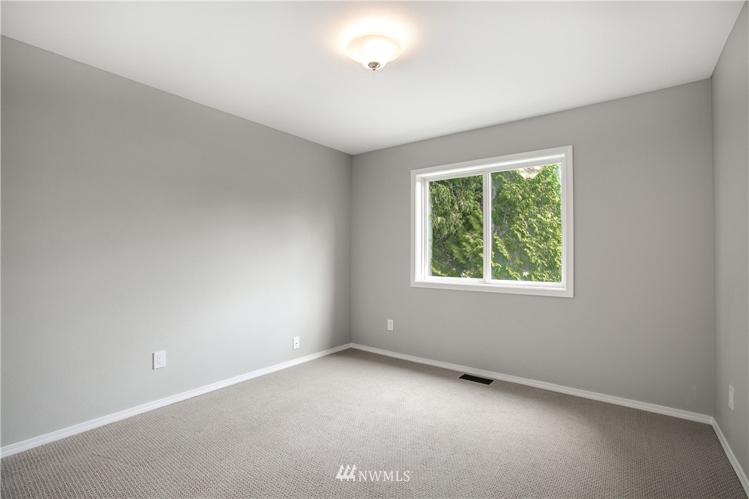 10510 Ross Road Bothell, WA 98011 - Photo 12 of 24 Gallery Image 12