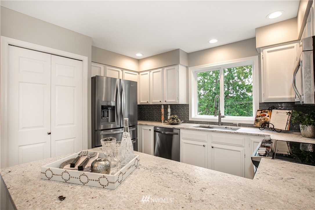 10510 Ross Road Bothell, WA 98011 - Photo 7 of 24 Gallery Image 7