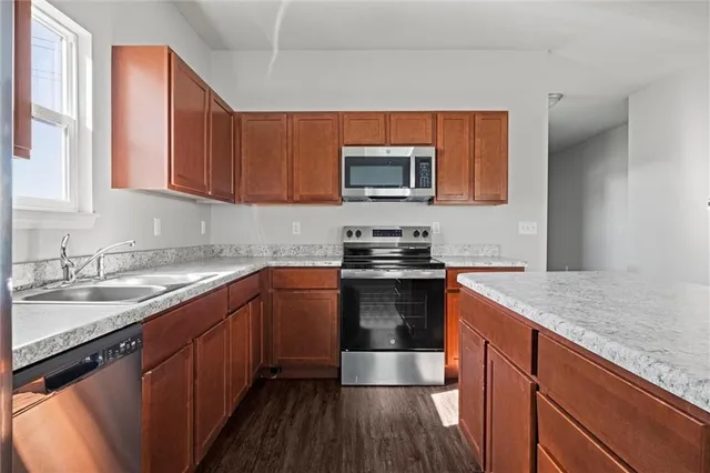 $349,900 | 719 Samantha Lane, Belton, MO 64012