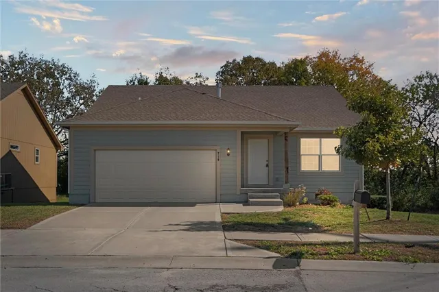 $349,900 | 719 Samantha Lane, Belton, MO 64012