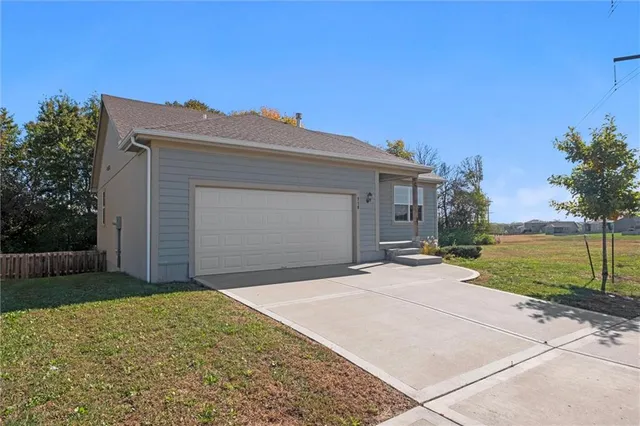 $349,900 | 719 Samantha Lane, Belton, MO 64012
