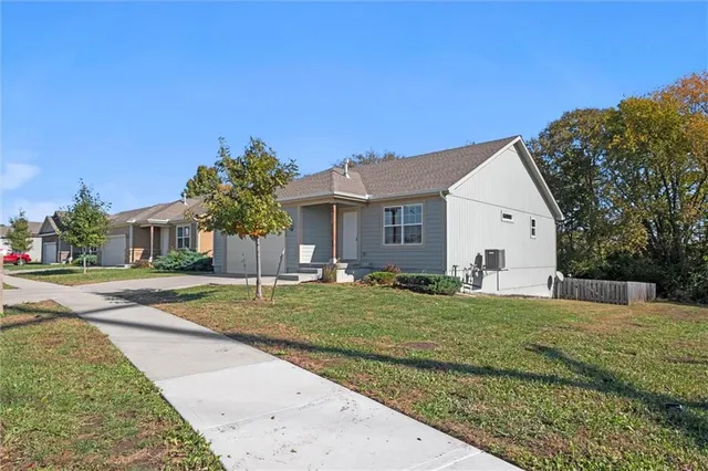 $349,900 | 719 Samantha Lane, Belton, MO 64012