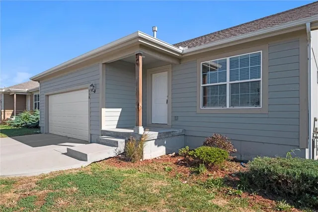 $349,900 | 719 Samantha Lane, Belton, MO 64012