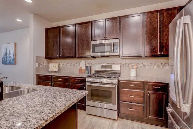 $529,900 | 560 East Dry Creek Place, Littleton, CO 80122