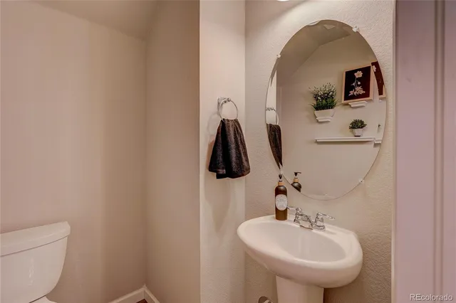 $529,900 | 560 East Dry Creek Place, Littleton, CO 80122