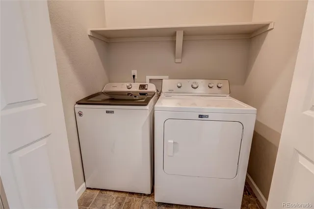 $529,900 | 560 East Dry Creek Place, Littleton, CO 80122