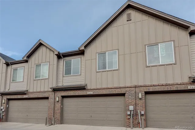 $529,900 | 560 East Dry Creek Place, Littleton, CO 80122