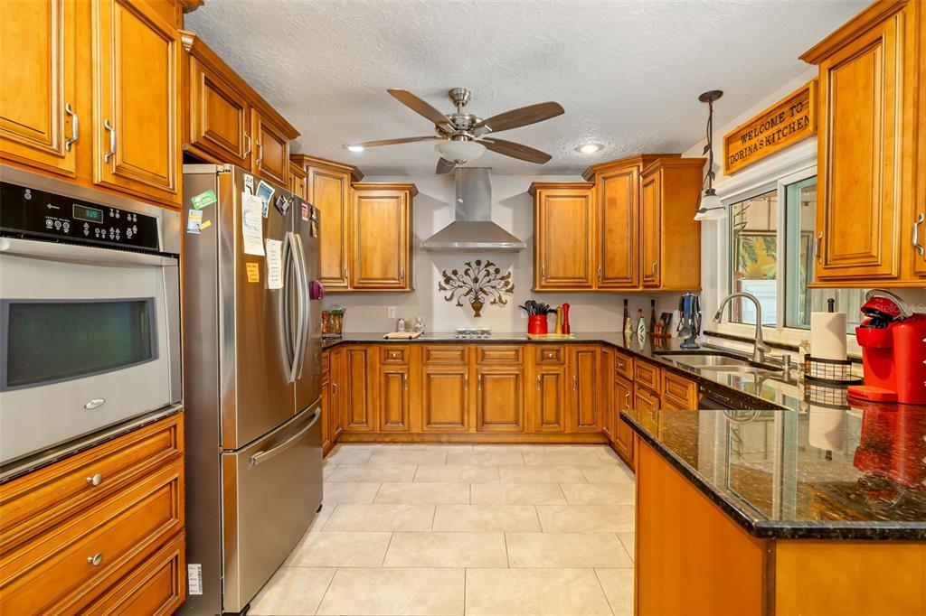 1207 78th Street Northwest Bradenton, FL 34209 - Photo 11 of 56