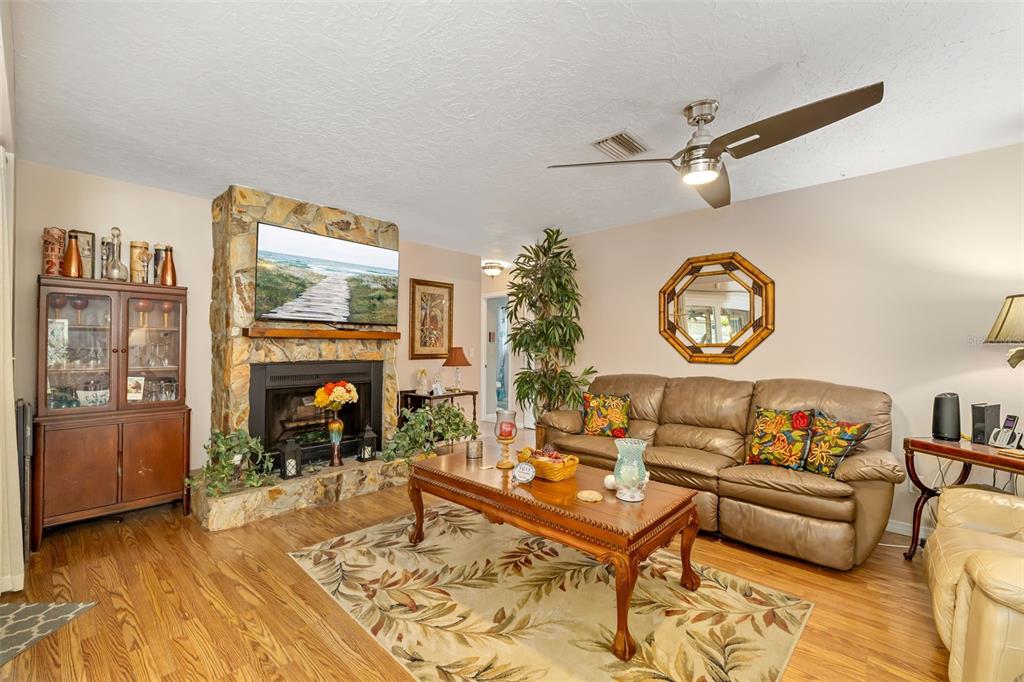 1207 78th Street Northwest Bradenton, FL 34209 - Photo 17 of 56