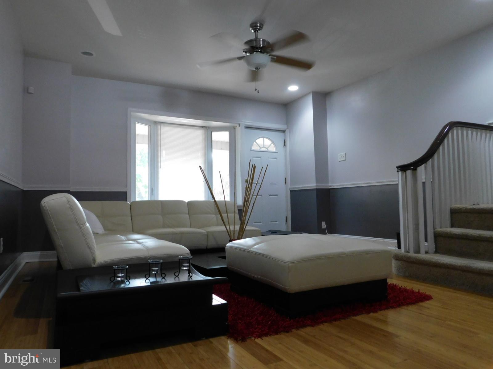 1249 Marlyn Road Philadelphia, PA 19151 - Photo 4 of 23 Living Room