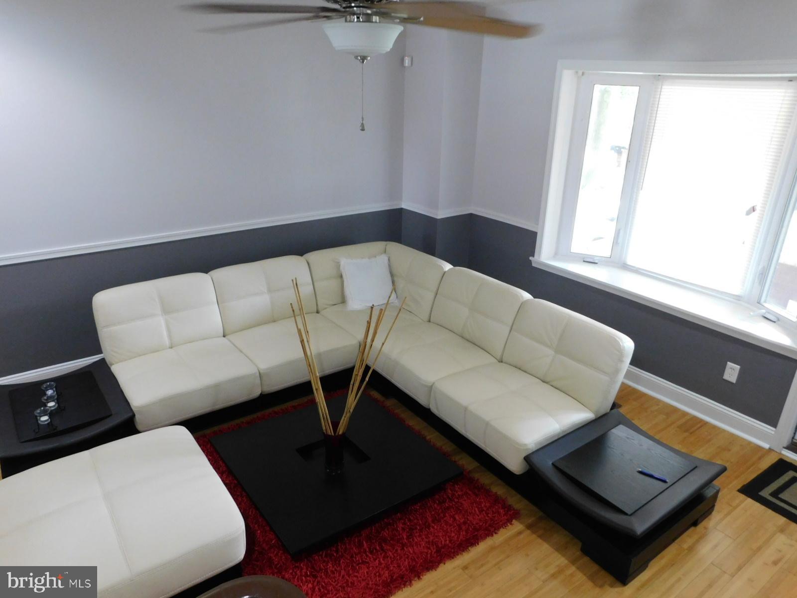 1249 Marlyn Road Philadelphia, PA 19151 - Photo 6 of 23 Living Room
