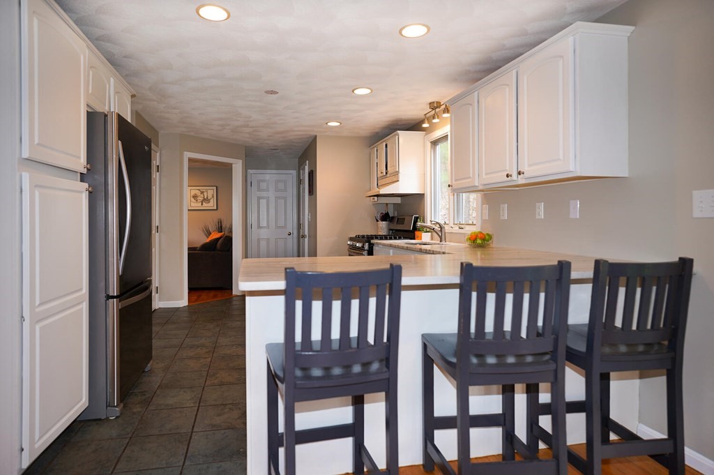 48 Riverhurst Road Billerica, MA 01821 - Photo 5 of 24 Gallery Image 5