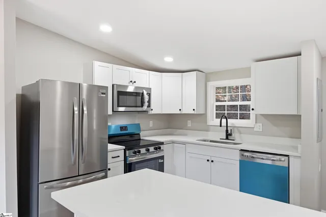 $194,000 | 123 Weatherly Drive, Six Mile, SC 29682