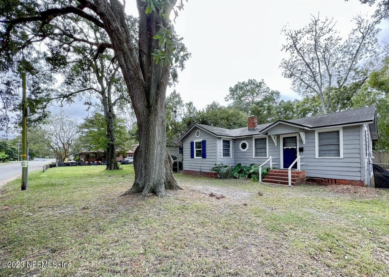 902 Nelson Street Jacksonville, FL 32205 - Photo 1 of 13 a view of house with a backyard