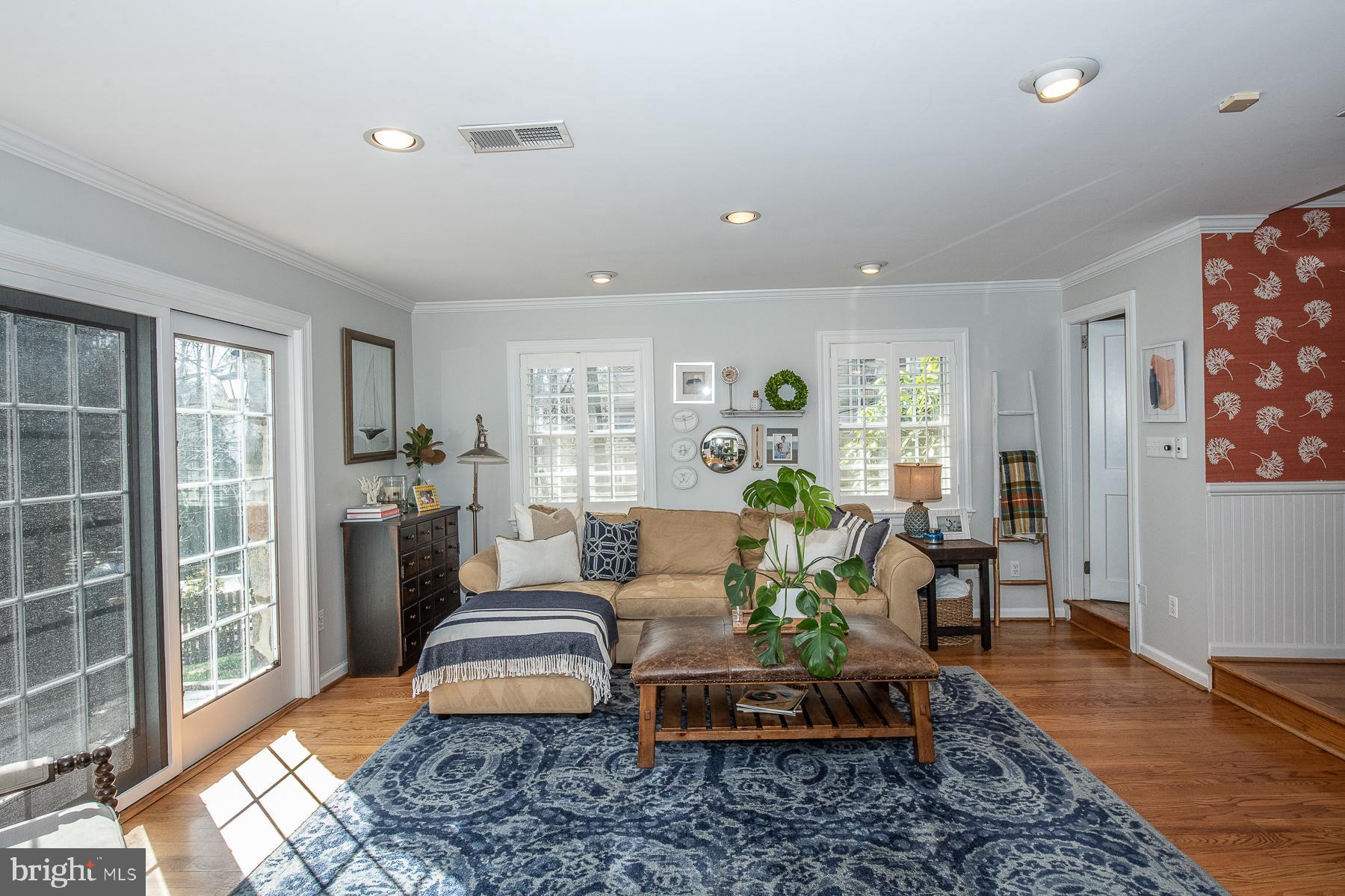20 Briar Road Wayne, PA 19087 - Photo 9 of 38 Family room with sliding doors to flagstone patio