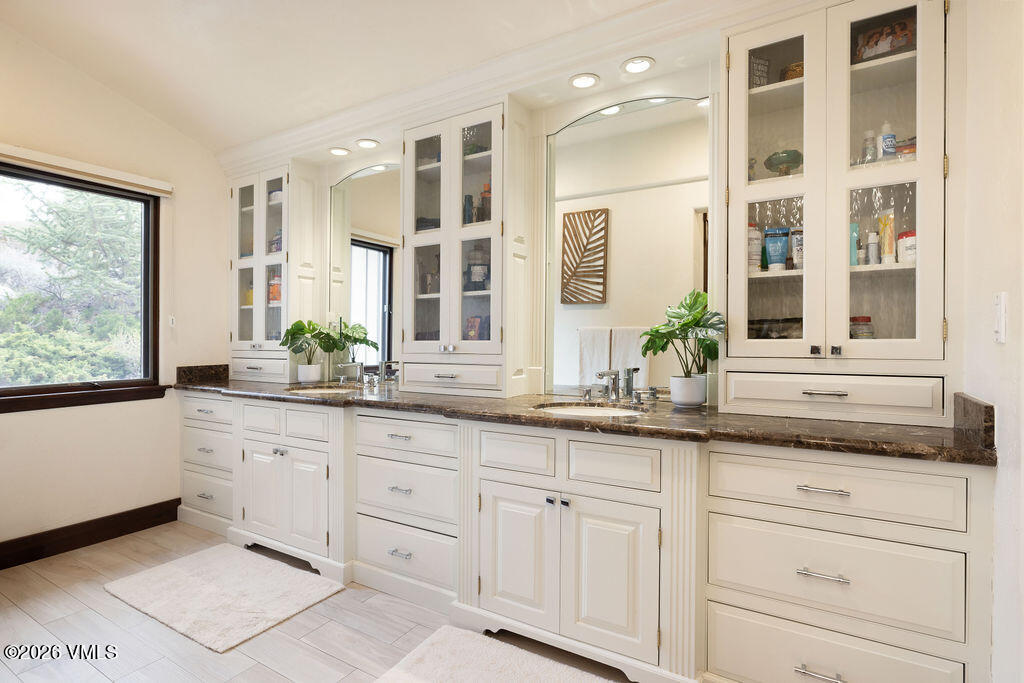 388 Eagle Crest Road Edwards, CO 81632 - Photo 12 of 47 2604_388_eagle_crest_interior_bath01_b