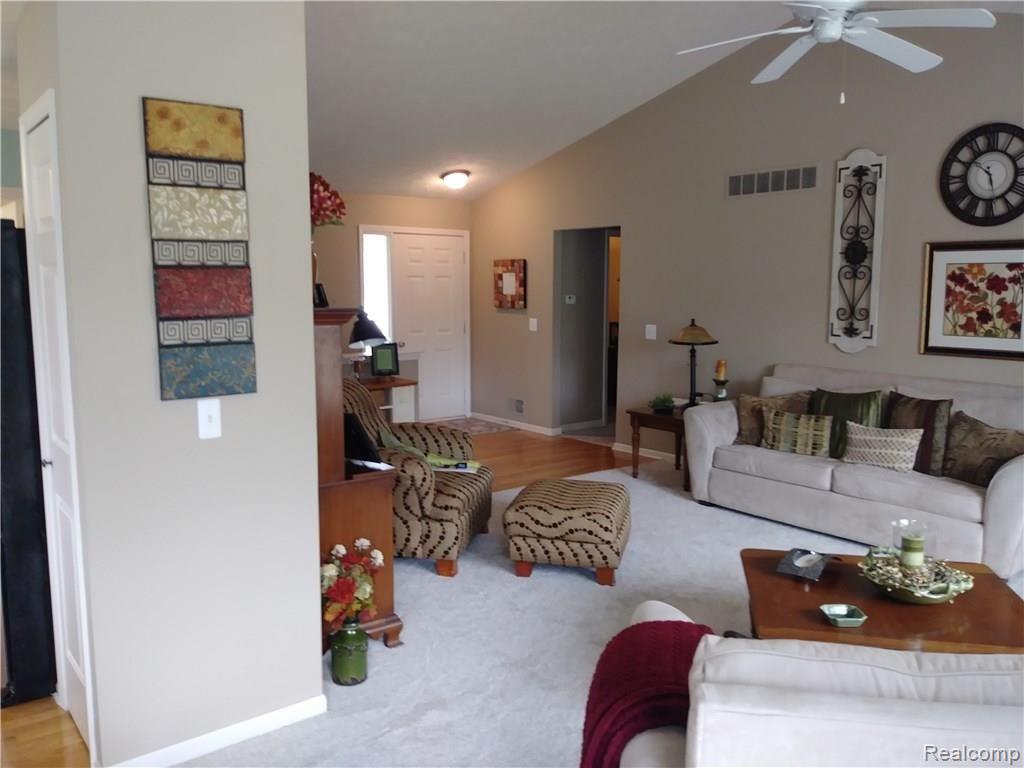 51 Sedum Road, Unit 144 Howell, MI 48843 - Photo 19 of 55 20180816_102931.jpg