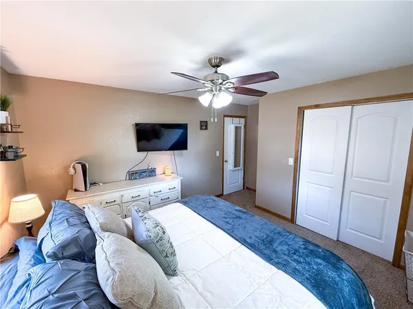 $159,900 | 18846 South 1497 Road, Nevada, MO 64772