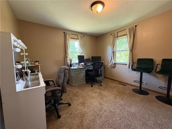 $159,900 | 18846 South 1497 Road, Nevada, MO 64772