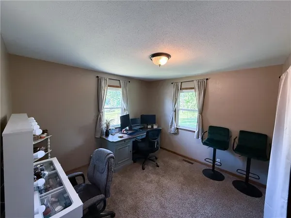 $159,900 | 18846 South 1497 Road, Nevada, MO 64772